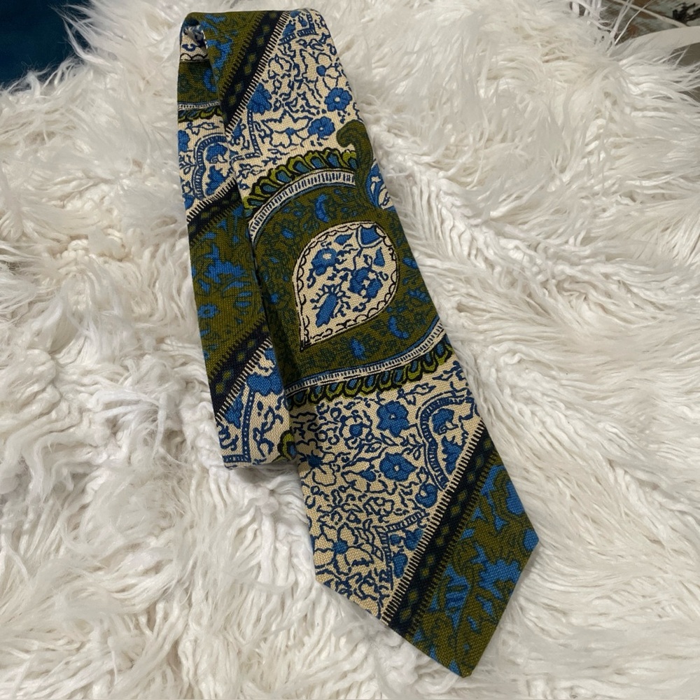 Vintage Mens Necktie Blue Paisley Print Floral Hawaiian Barkcloth Graphic